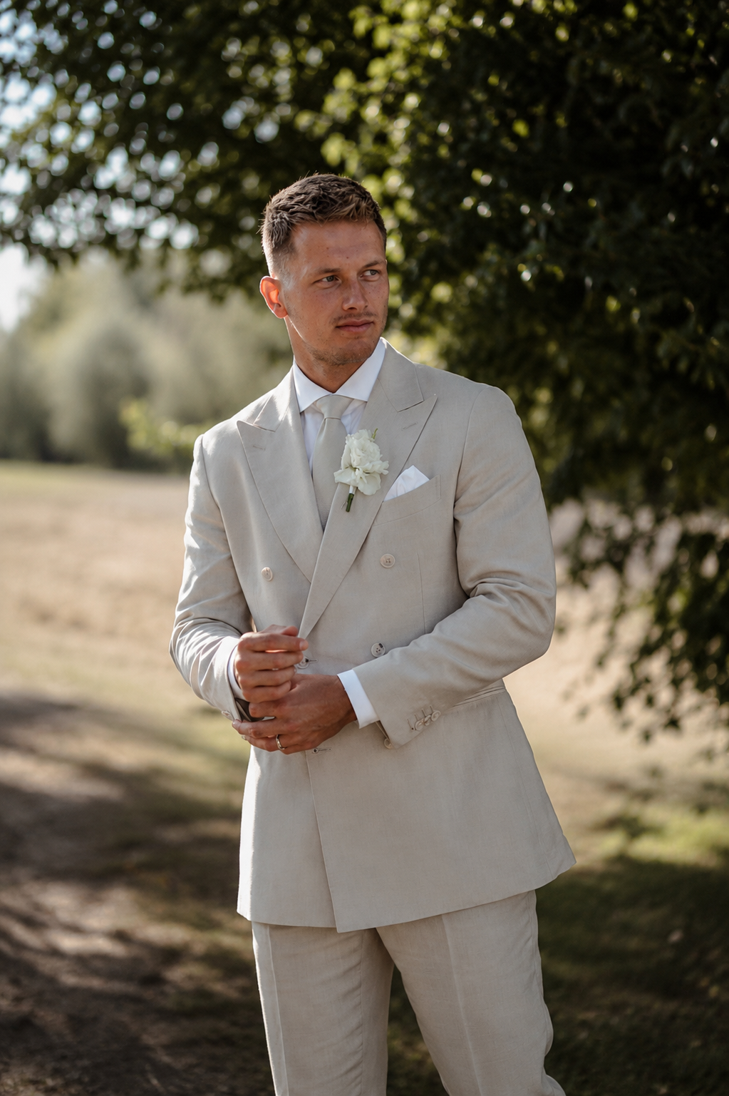 Beige trouwpak heren